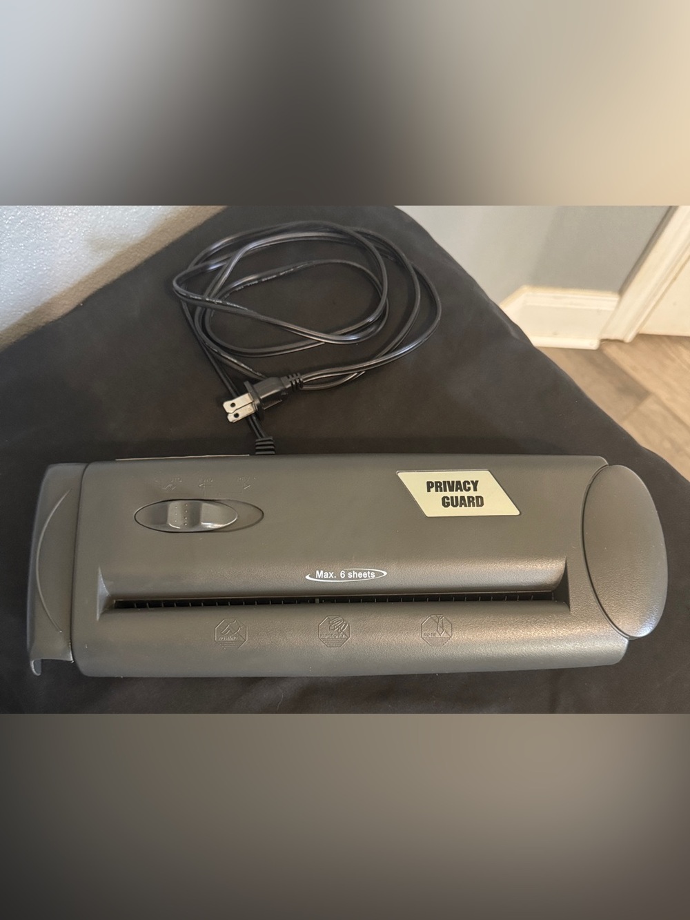Techko Privacy Guard Paper Shredder - Picture 2 of 5